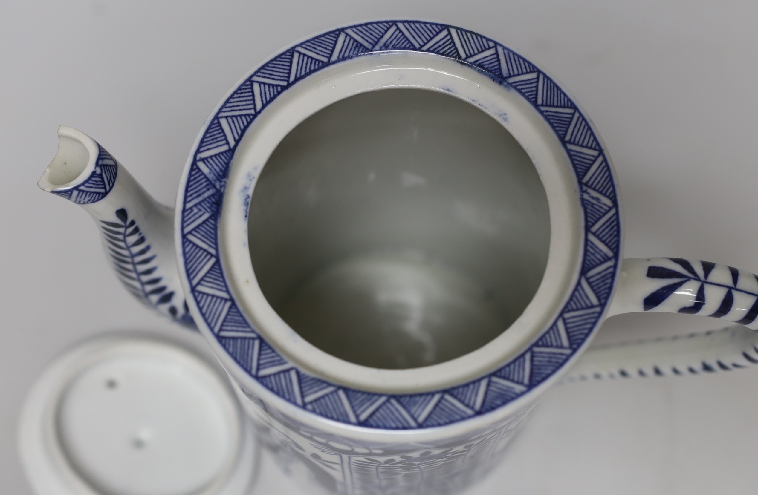 A Chinese style blue and white chocolate pot, 21cm